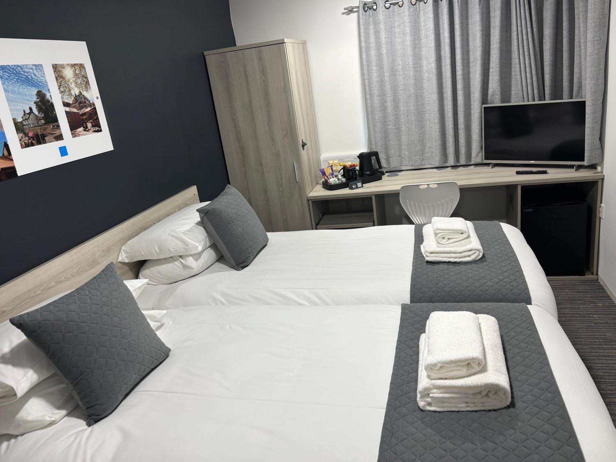Broadview Hotel Norwich Room photo
