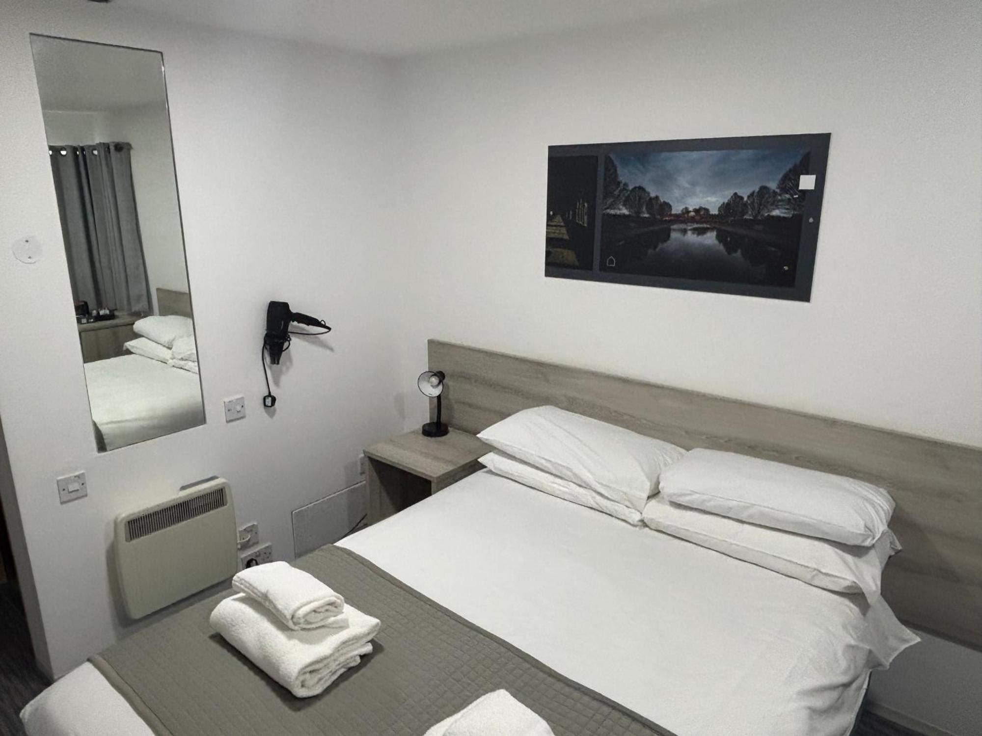 Broadview Hotel Norwich Room photo
